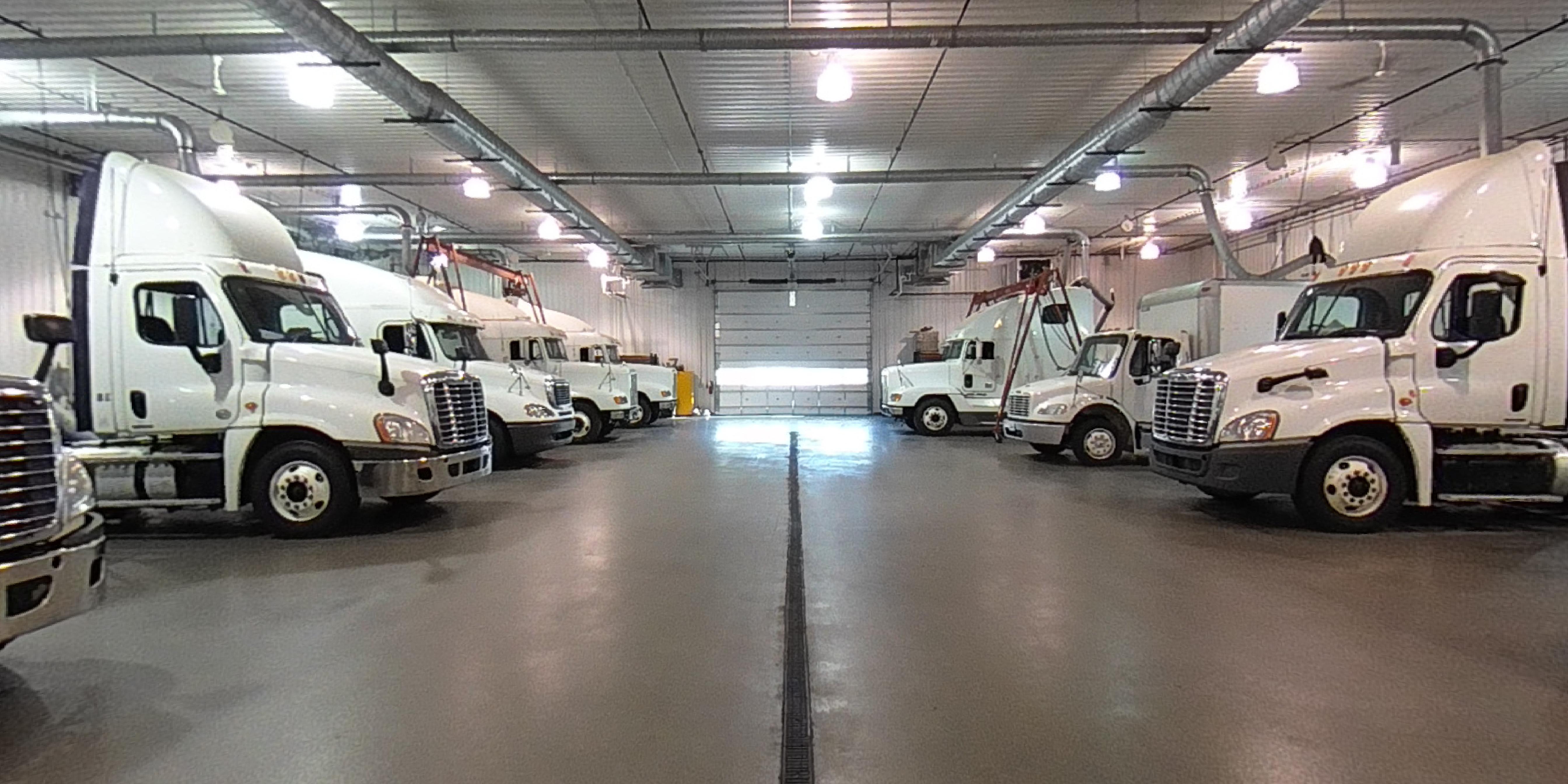 tech/diesel-images/all-big-rigs-lined-up